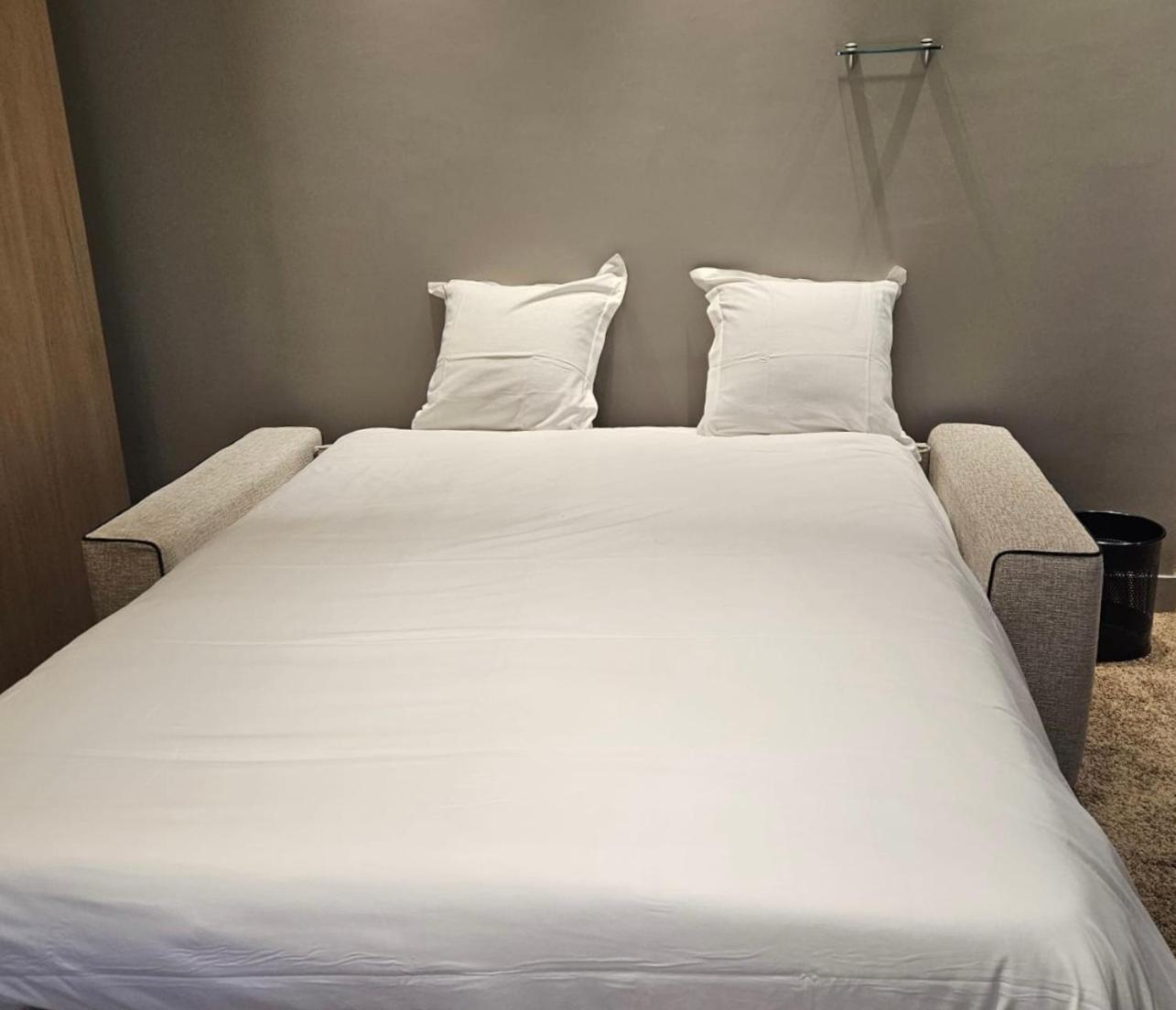 L'Annexe Apolonia Montmartre Aparthotel Paris Bagian luar foto